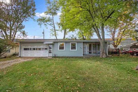 323 Douglass Ct, Iowa City, IA 52246