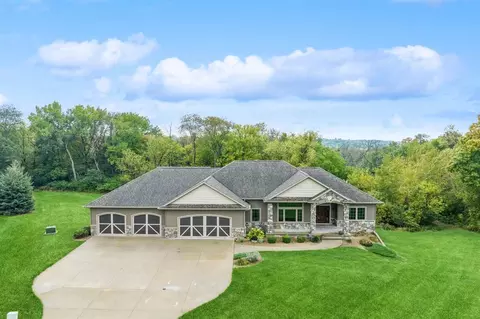 1378 Spring Ridge Ct NE, Swisher, IA 52338