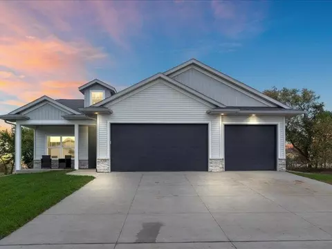 920 Beck Ct, Solon, IA 52333