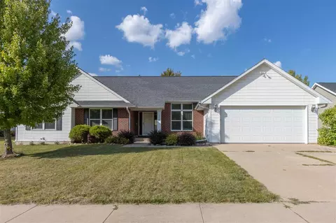 276 W Goldfinch Dr, Tiffin, IA 52340