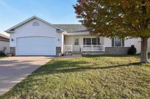 6214 SW Palmetto Cir, Cedar Rapids, IA 52404