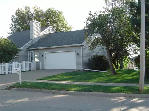 1268 Chamberlain Dr, Iowa City, IA 52240