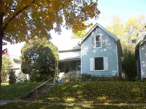 912 Fairchild St, Iowa City, IA 52245