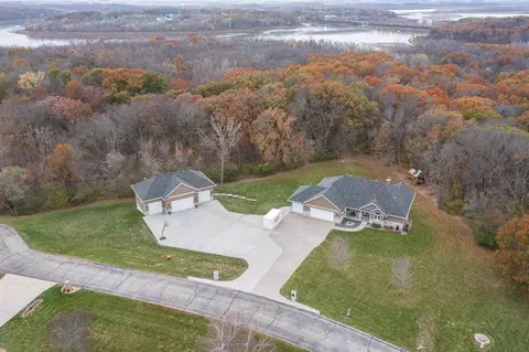1573 Ridge Top Dr NE, Swisher, IA 52338