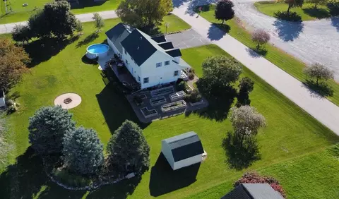 502 Uthoff Dr, Walford, IA 52351
