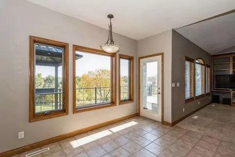 2120 Dows St, Ely, IA 52227 photo 9