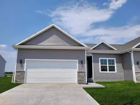 128 Sumac Dr, Palo, IA 52324