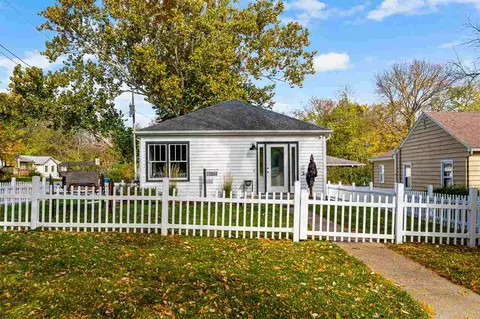1304 Kirkwood Ave, Iowa City, IA 52240