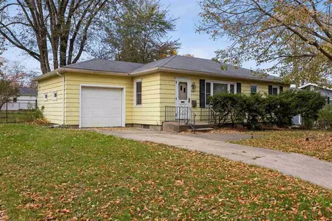 1227 Pine St, Iowa City, IA 52240