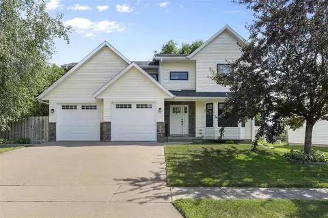 509 Brady St, Hills, IA 52235