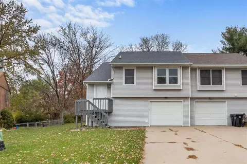 2009 S Ridge Dr, Coralville, IA 52241