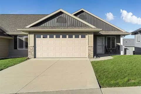 3508 Bluebird Dr SW, Cedar Rapids, IA 52404