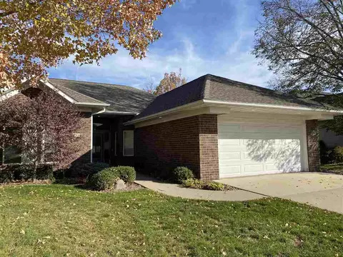 522 Larch Ln, Iowa City, IA 52245
