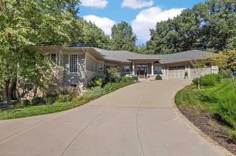 92 White Oak Pl, Iowa City, IA 52245