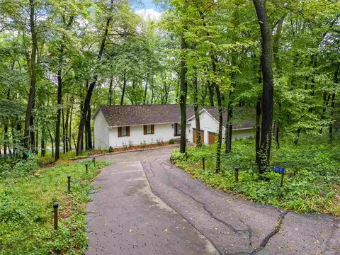 2019 Laurence Ct NE, Iowa City, IA 52240