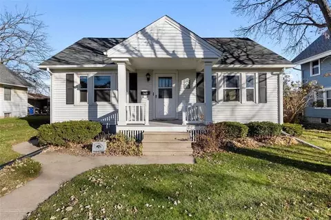 3025 C Ave NE, Cedar Rapids, IA 52402