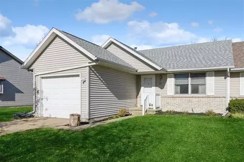 26 Blue Stem Ct, Iowa City, IA 52240