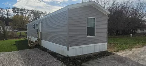 19 Parkside Estates Road, Washington, IA 52353