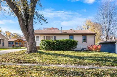 1317 Spruce St, Iowa City, IA 52240