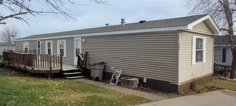 646 Beachview Dr, Iowa City, IA 52246