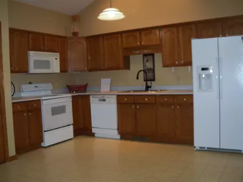 Kitchen - 1845 Cominsky Ct, Ely, IA 52227 photo 2 of 2