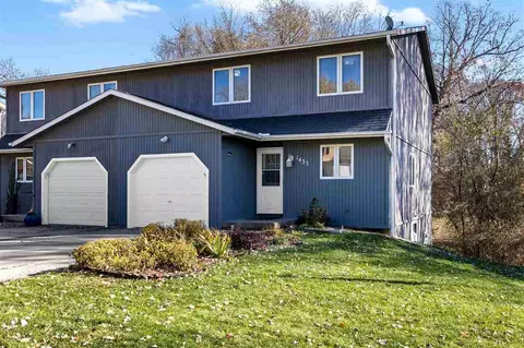 1433 Eastview Dr, Coralville, IA 52241