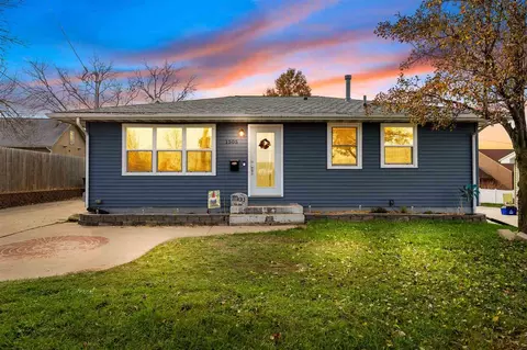 1505 42nd St NE, Cedar Rapids, IA 52402