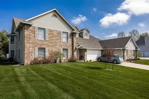 2380 Willowbrooke Ln, Iowa City, IA 52246