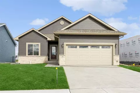 724 Kohl Dr, North Liberty, IA 52317