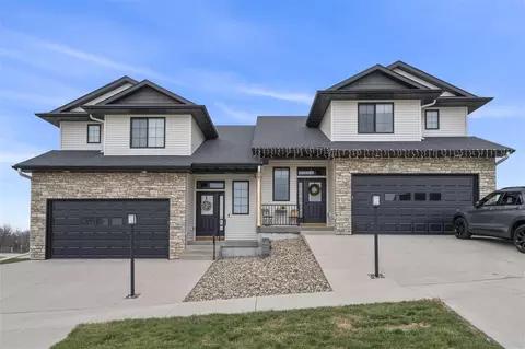 719 Rolling Hills Dr, Tiffin, IA 52340