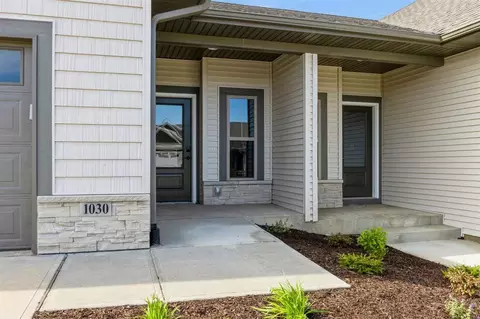 1030 Switchgrass Ln, Ely, IA 52227 photo 2