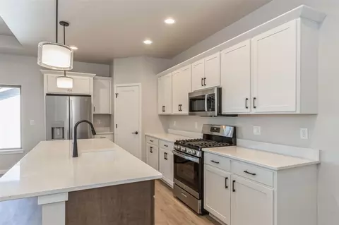 Kitchen - 1040 Switchgrass Ln, Ely, IA 52227 photo 4 of 4