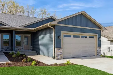 1040 Switchgrass Ln, Ely, IA 52227