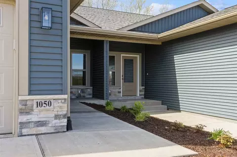 Exterior - 1050 Switchgrass Ln, Ely, IA 52227 photo 2 of 7