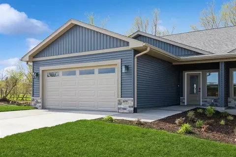 1050 Switchgrass Ln, Ely, IA 52227