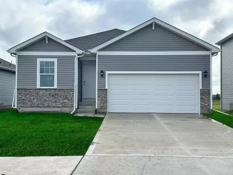 9327 Brighton Way SW, Cedar Rapids, IA 52404