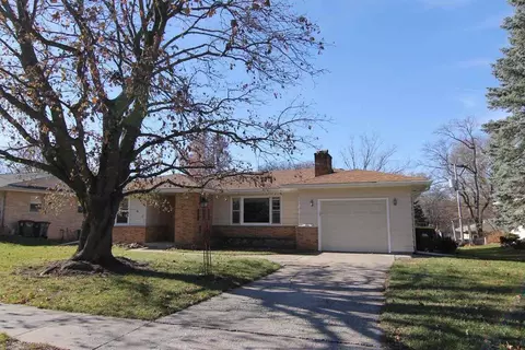 109 N 7th Ave, Iowa City, IA 52245