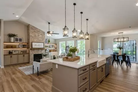 1508 Legend Dr, Tiffin, IA 52340