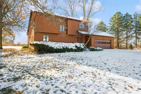 5791 Michael Dr NE, Cedar Rapids, IA 52411 photo 2