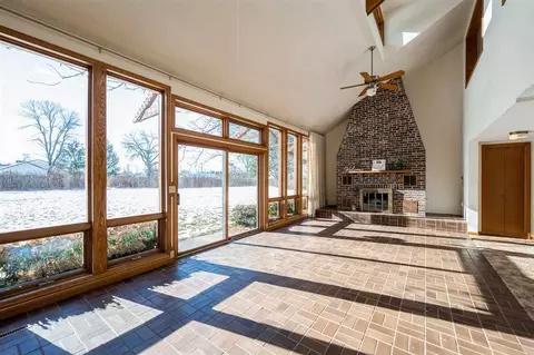 5791 Michael Dr NE, Cedar Rapids, IA 52411 photo 3