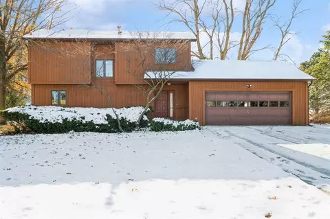 5791 Michael Dr NE, Cedar Rapids, IA 52411