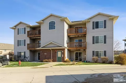 1000 Duchess Dr, Solon, IA 52333