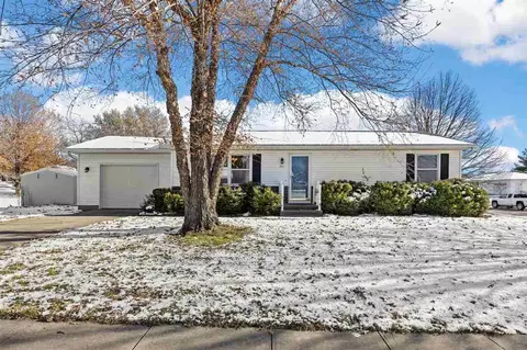 201 W Kimberly Rd, Lonetree, IA 52755