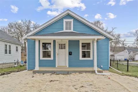 1129 Center Point Rd NE, Cedar Rapids, IA 52402