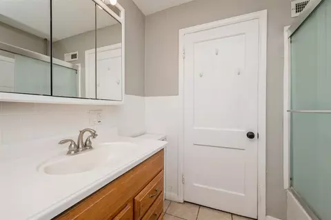 Bath - 4512 NW E Ave, Cedarrapids, IA 52405 photo 1 of 1