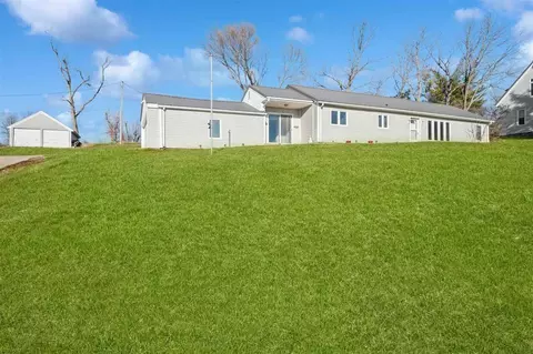 Exterior - 4512 NW E Ave, Cedarrapids, IA 52405 photo 2 of 8