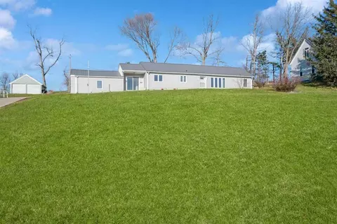 4512 NW E Ave, Cedarrapids, IA 52405