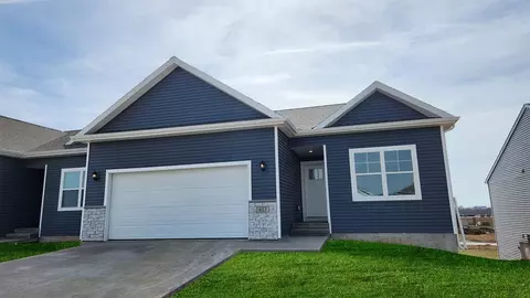 613 Maddie Ln, Tiffin, IA 52340