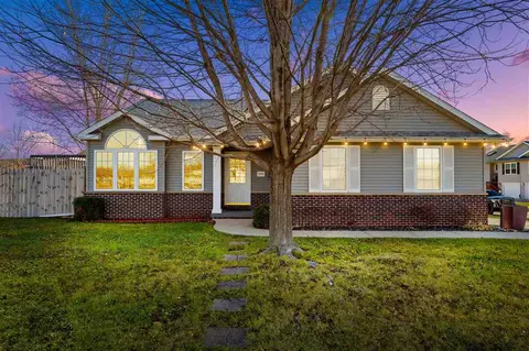 3301 Wintergreen Dr, Iowa City, IA 52240