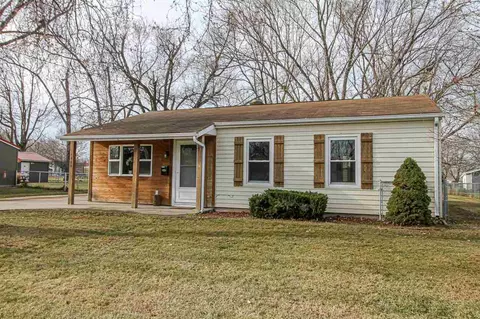 5480 Vermont St, Cedar Rapids, IA 52404